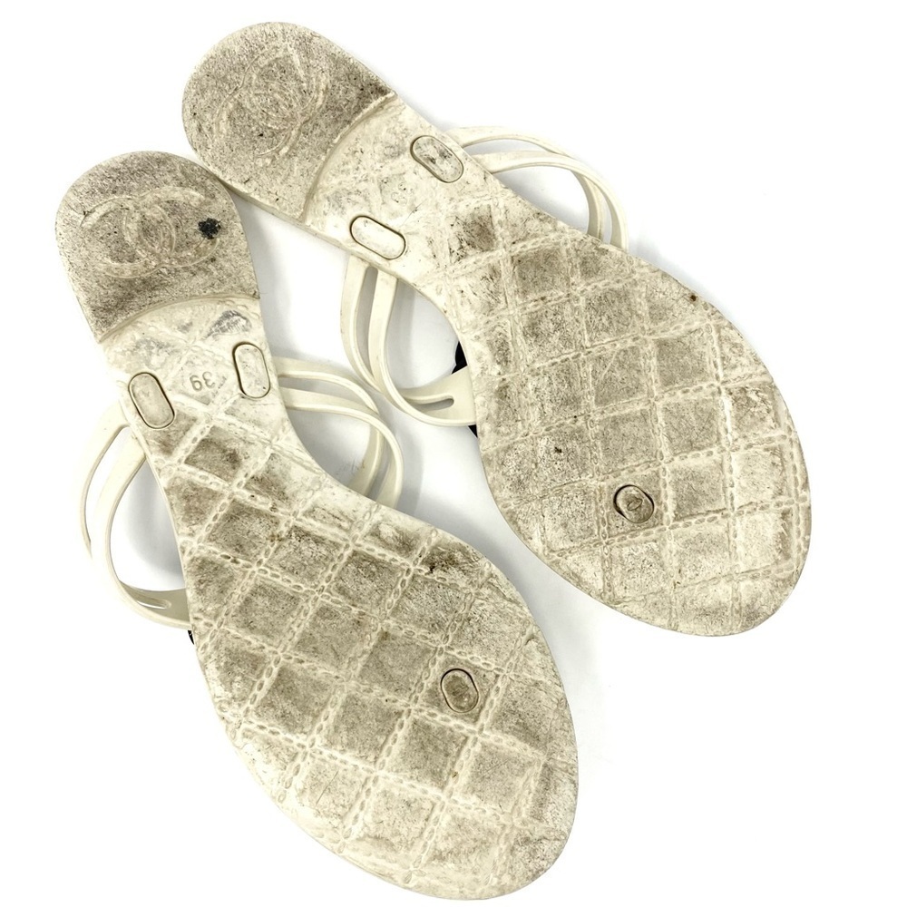 AUTHENTIC 💎 CHANEL DARK WHITE CC LOGO THONG FLAT SANDALS SLIDES EU 39 CAMELLIA - Picture 13 of 15